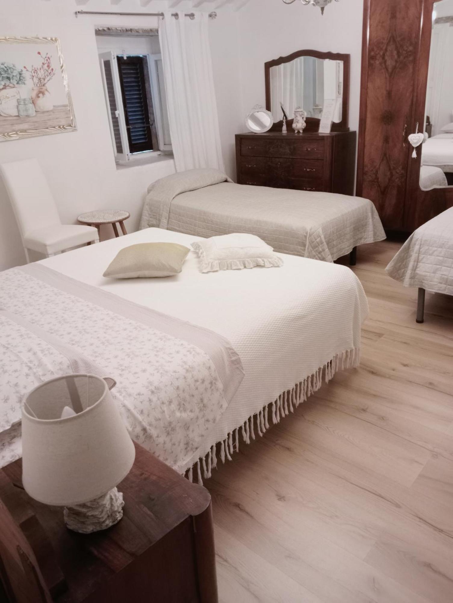 Il Giardino Dei Sogni Bed and Breakfast Montefortino Exteriör bild
